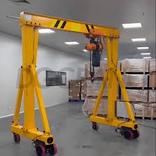 Portable gantry crane for workshop lifting